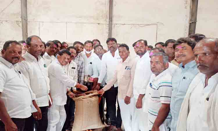 కొనుగోలు కేంద్రాల్లోనే మద్దతు ధర