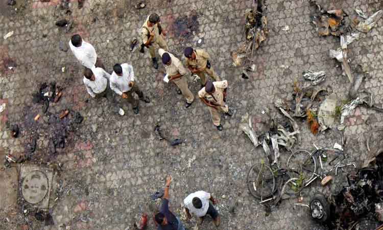 అహ్మ‌దాబాద్ పేలుళ్ల కేసులో 38 మందికి మ‌ర‌ణ‌శిక్ష