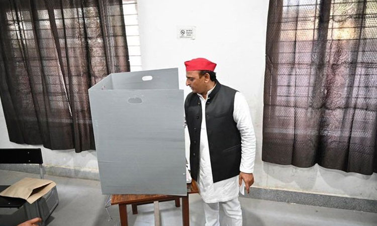 యూపీలో  27 శాతం పోలింగ్‌…  యోగి చేసిందేమీ లేద‌ని అఖిలేశ్ విమ‌ర్శ‌