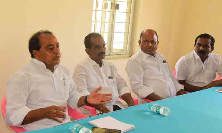 టీఆర్ఎస్ నుంచి  నిర్మల్‌ మున్సిప‌ల్  వైస్ చైర్మన్‌ సస్పెన్షన్‌