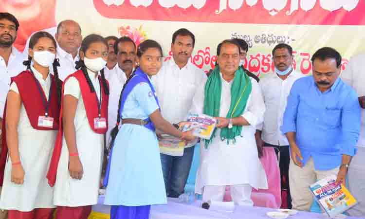 ప్రభుత్వ పాఠశాలల బలోపేతమే ప్రభుత్వ ధ్యేయం : మంత్రి అల్లోల
