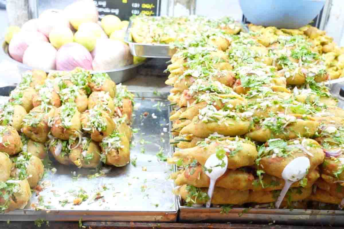 భీమ‌వ‌రం మిక్చ‌ర్ బ‌జ్జీ.. తీరొక్క రుచుల‌కు ఇది కేరాఫ్ అడ్ర‌స్‌