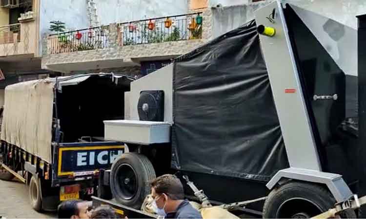 ఆ బ్యాగులో 3 కిలోల పేలుడు ప‌దార్ధాలు..