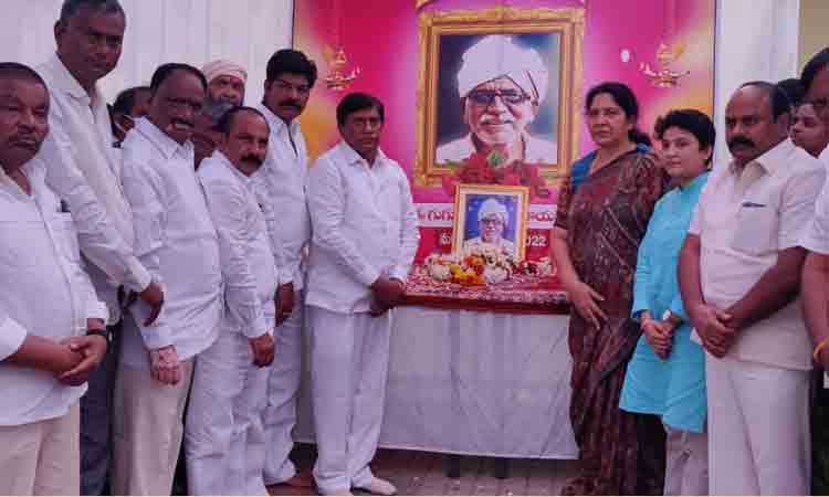 లింగ్యా నాయక్‌కు నివాళులు అర్పించిన బోయినపల్లి వినోద్‌ కుమార్‌