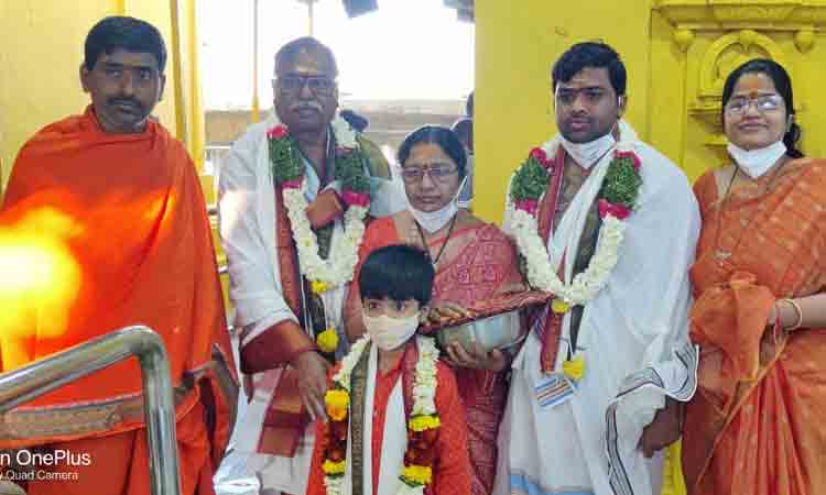 కొమురెల్లి మల్లన్నను దర్శించుకున్న ఎమ్మెల్యే మనోహర్ రెడ్డి