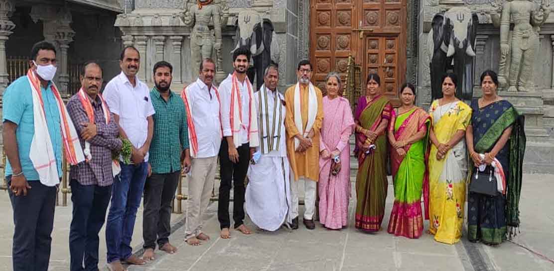 యాదాద్రి నరసింహస్వామిని దర్శించుకున్న డీసీసీబీ చైర్మన్…