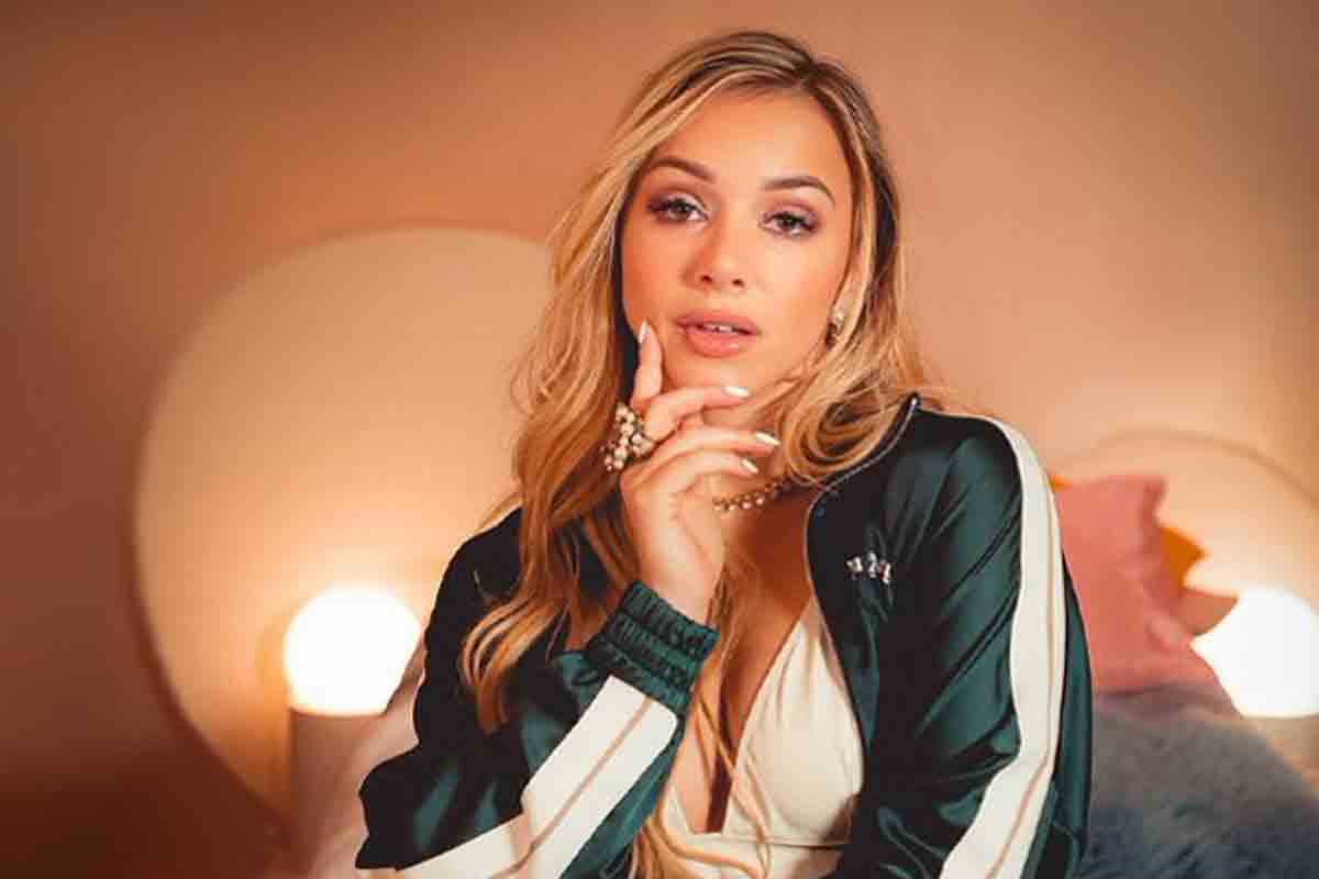 డ‌చ్ వ‌ర‌కు వ‌ర‌కు పాకిన పుష్ప మానియా..శ్రీవ‌ల్లీ పాట‌ను ఆల‌పించిన డ‌చ్ సింగ‌ర్..