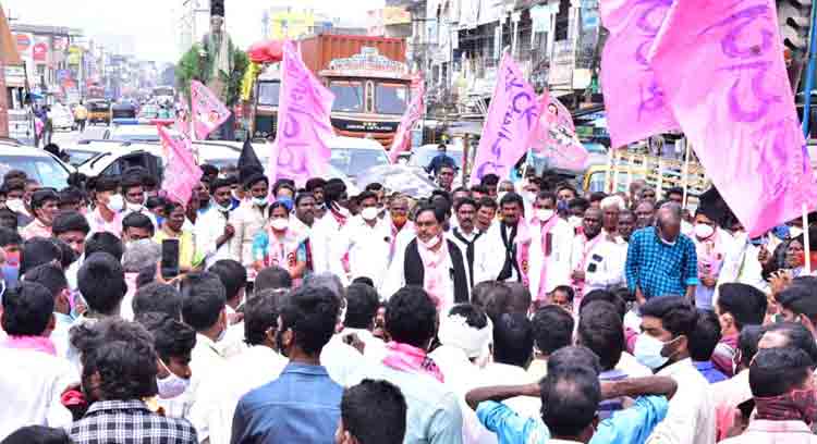 తెలంగాణపై దాడికి బీజేపీ కుట్ర : మంత్రి ఎర్రబెల్లి