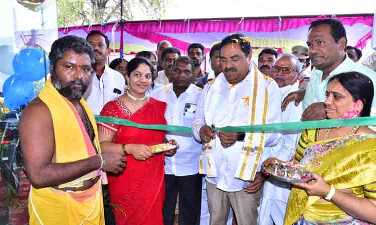 బిజినెస్ హబ్గా తొర్రూరు : మంత్రి ఎర్రబెల్లి