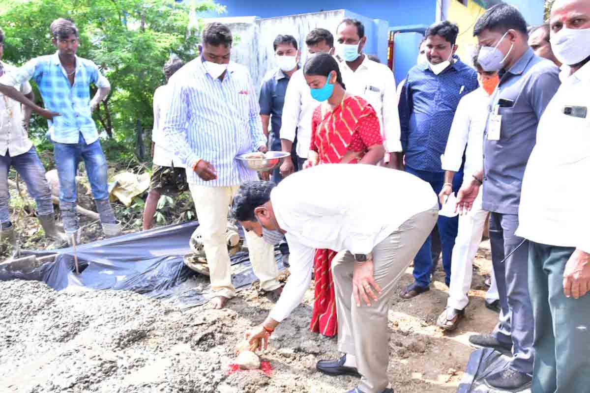 సీఎం కేసీఆర్‌ పాలనలో గ్రామీణ రోడ్లకు మహర్దశ : మంత్రి ఎర్రబెల్లి