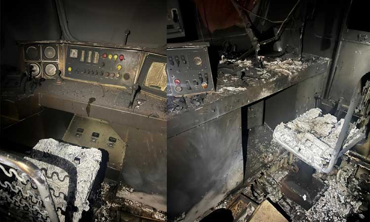 ఛత్తీస్‌గఢ్‌లో మావోయిస్టుల విధ్వంసం.. గూడ్స్ రైలింజన్‌కు నిప్పు