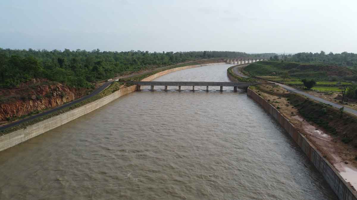 అనుసంధానంతో హక్కుల దోపిడీ