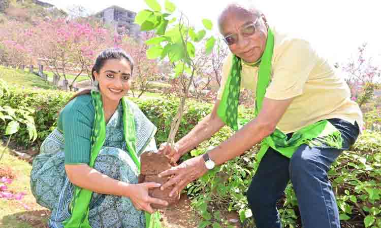 Green India Challenge |  ప్రకృతిని కాపాడుకోవాల్సిన బాధ్యత అందరిది : నటి అర్చన అనంత్
