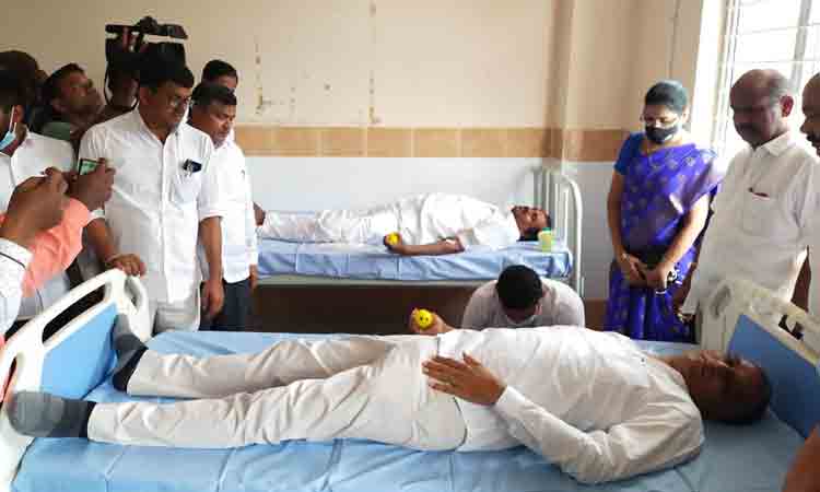 CM KCR Birth Day | రక్తదాన శిబిరాన్ని ప్రారంభించిన మంత్రి హరీశ్‌ రావు