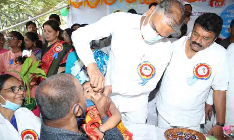 కరోనా, పోలియో వ్యాక్సినేషన్‌లో అగ్రభాగాన తెలంగాణ : మంత్రి హరీశ్ రావు
