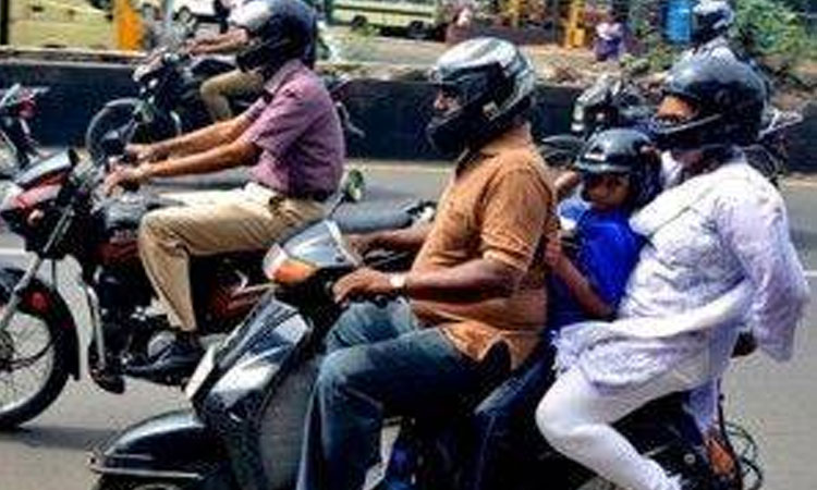 నాలుగేళ్ల లోపు పిల్ల‌ల్ని బైక్‌పై తీసుకెళ్తున్నారా? ఇవిగో కొత్త రూల్స్.. చ‌ద‌వండి