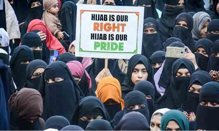 హిజాబ్ కేసు పత్రాలను ట్వీట్ చేసిన బీజేపీపై శివ‌సేన నేత ఫైర్‌!