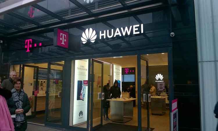 హువాయి కంపెనీపై ఐటీ శాఖ సోదాలు