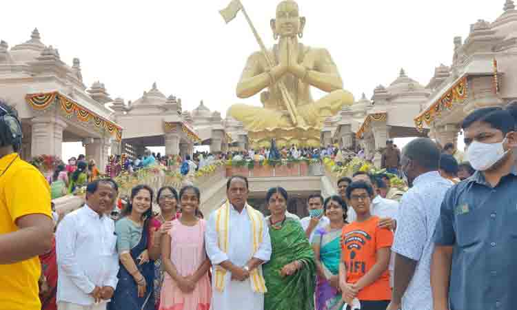 సమతా మూర్తిని ద‌ర్శించుకున్న‌ మంత్రి ఇంద్రకరణ్ రెడ్డి