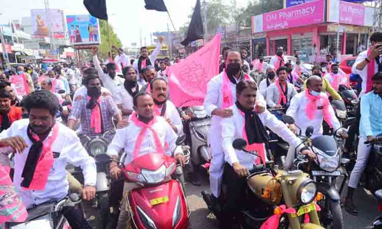 మంత్రి ఇంద్రకరణ్‌ రెడ్డి ఆధ్వర్యంలో భారీ బైక్‌ ర్యాలీ..