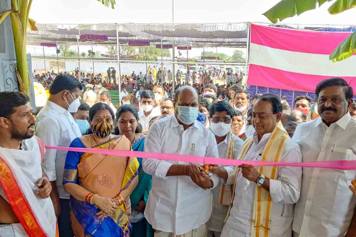 శ్రీ వేంకటేశ్వర దేవాల‌యాన్ని  ప్రారంభించిన మంత్రి ఇంద్రకరణ్‌ రెడ్డి