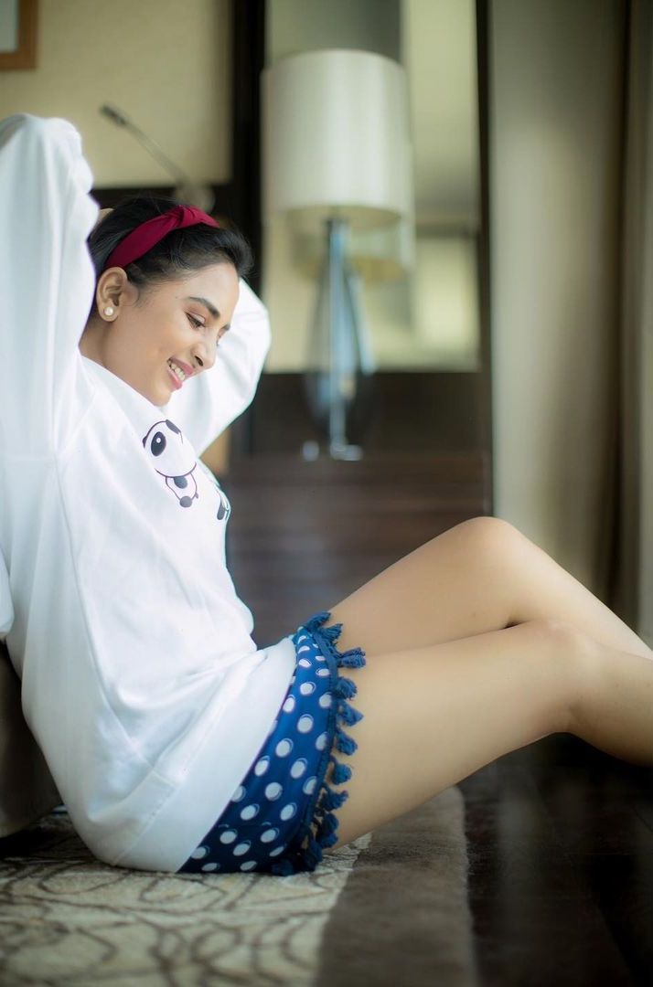 instagram/vedhika4u