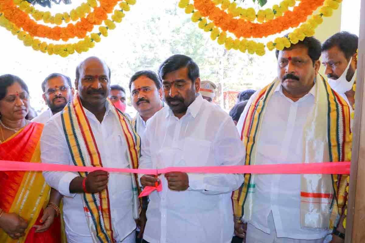 రూ.7 కోట్లతో ‘చెరువు గట్టు’ ఆలయ అభివృద్ధి పనులను ప్రారంభించిన మంత్రి