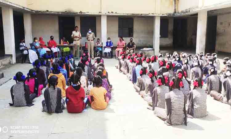 ట్రాఫిక్‌ నిబంధనలపై అవగాహన