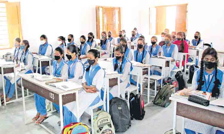 రాష్ట్ర సర్కారు చర్యలతో బడికి పునర్జీవం