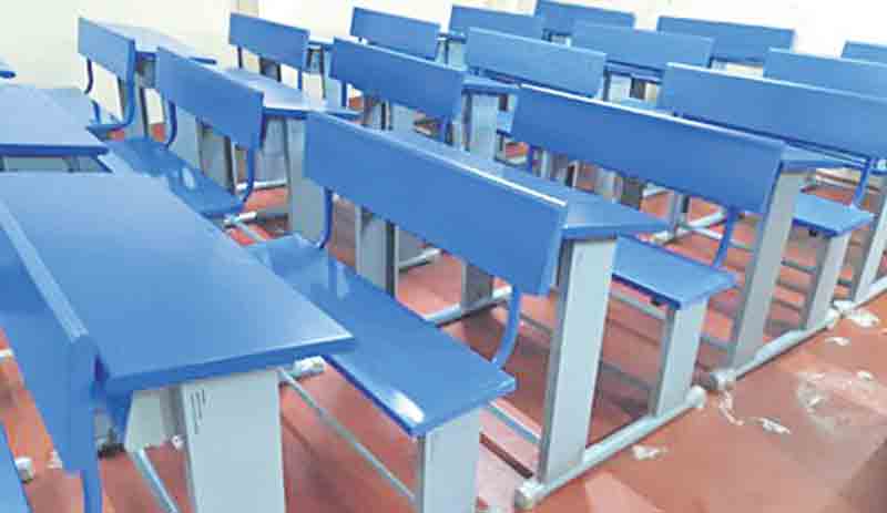 సర్కారు స్కూళ్లలో స్టీల్‌ బెంచీలు