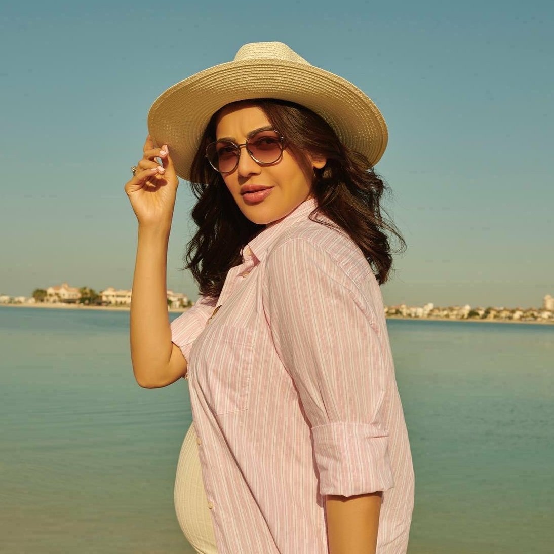 అందం కంటే.. అమ్మతనమే ఆనందం!