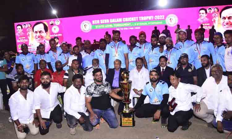 సీఎం కేసీఆర్‌ క్రికెట్‌ టోర్నీ విజేత హార్డ్‌కోర్‌