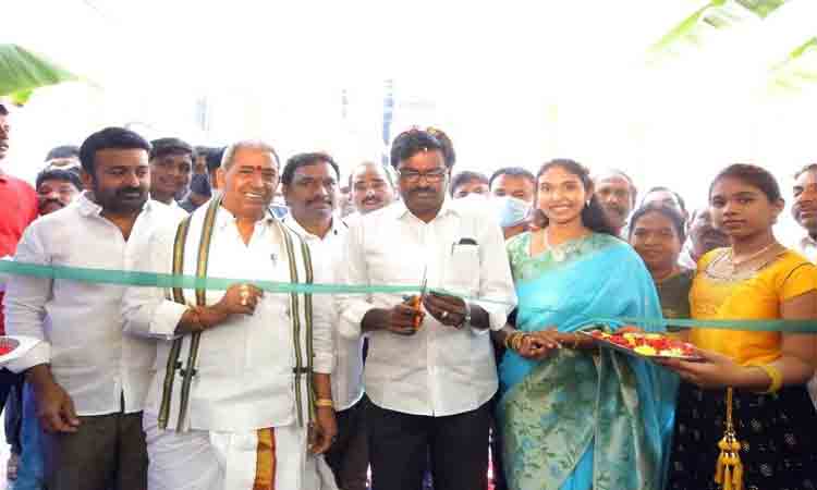 శ్రీభవ్య హాస్పిటల్‌ను ప్రారంభించిన మంత్రి పువ్వాడ