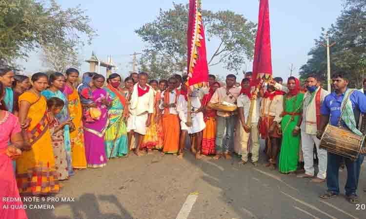 మేడారానికి పయనమైన పగిడిద్దరాజు