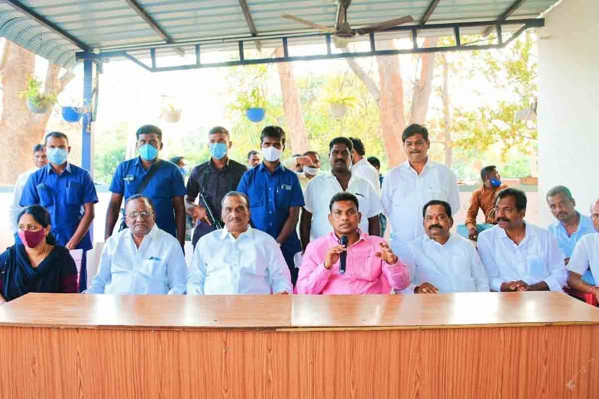 పార్టీలో వర్గాలు లేవు.. అందరూ ఒక్కటే