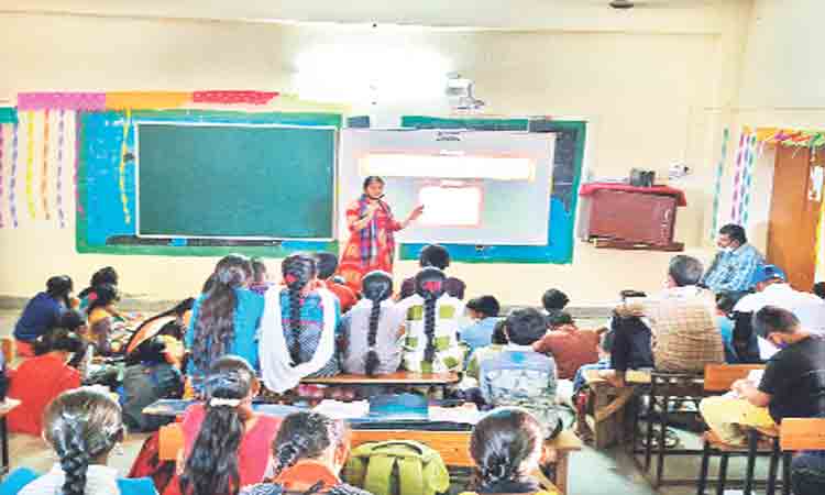 సర్కారు బడి విద్యార్థులు..మట్టిలో మాణిక్యాలు