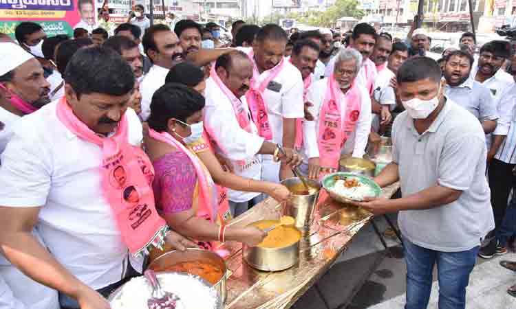 కేసీఆర్‌ బర్త్‌డే మాకు పండుగ