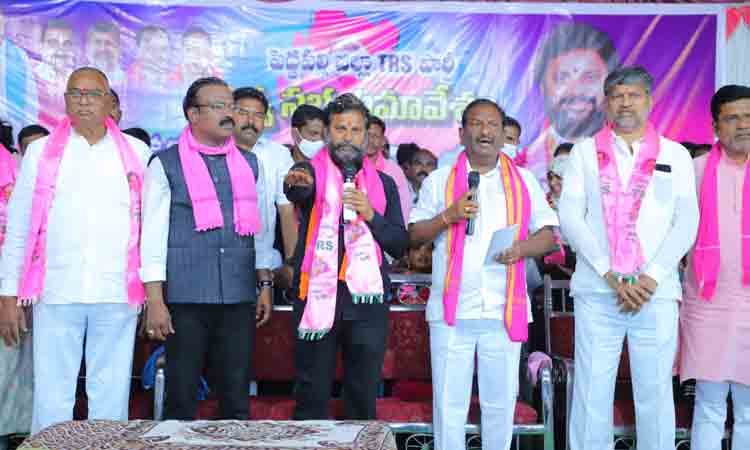 అబద్ధాలు మాట్లాడితే నాలుక చీరేద్దాం : మంత్రి కొప్పుల