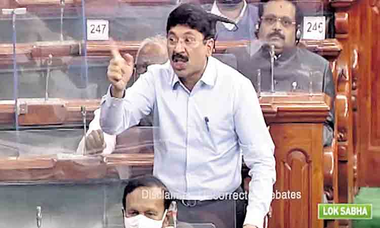 మీ పార్టీ కాకపోతే అభివృద్ధిని అడ్డుకుంటారా?