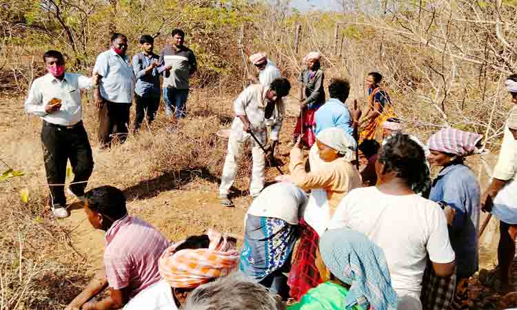 ‘ఉపాధి’ ని సద్వినియోగం చేసుకోవాలి