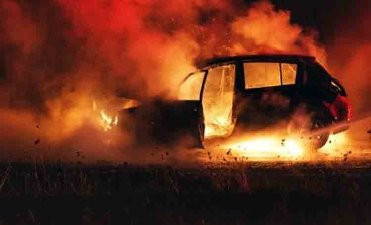 బంజారాహిల్స్‌లో అగ్ని ప్ర‌మాదం.. మంట‌ల్లో కాలిపోయిన రేంజ్ రోవ‌ర్ కారు