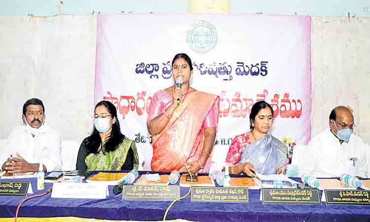 అభివృద్ధి పనులు త్వరగా పూర్తిచేయాలి