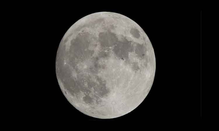 చంద్రుడిపై కూల‌నున్న ఆ రాకెట్ ఎవ‌రిది ?