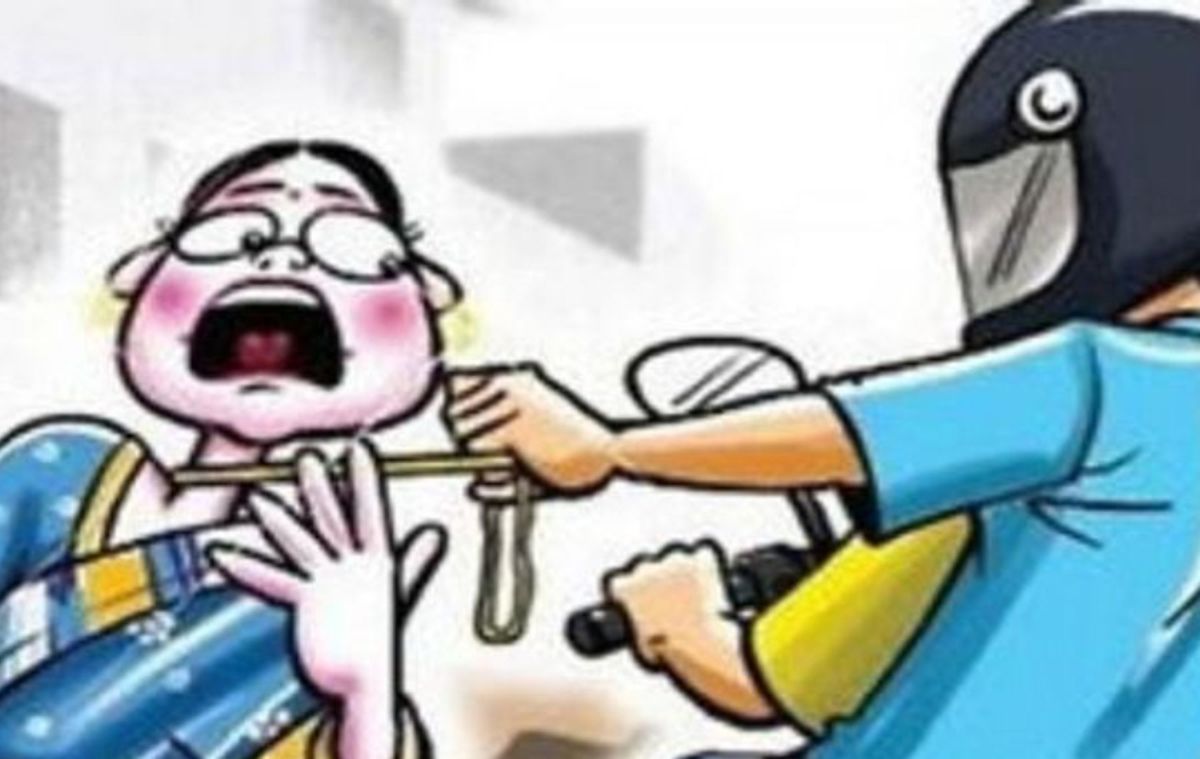 Chain snatching | వృద్ధురాలి కళ్లల్లో కారం చల్లి చైన్‌ స్నాచింగ్‌