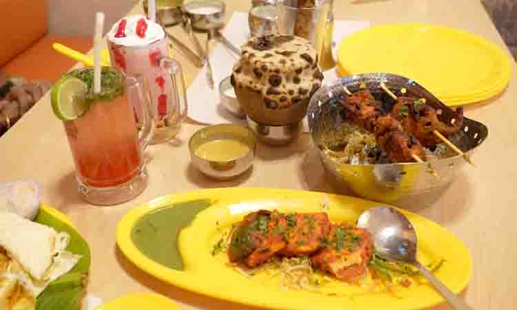 పందెంకోడి పాక‌శాల: వెరైటీ నాన్‌వెజ్ ఫుడ్ ఐట‌మ్స్‌కు ఇది అడ్డా!..హైద‌రాబాద్‌లో ఎక్క‌డుందంటే?