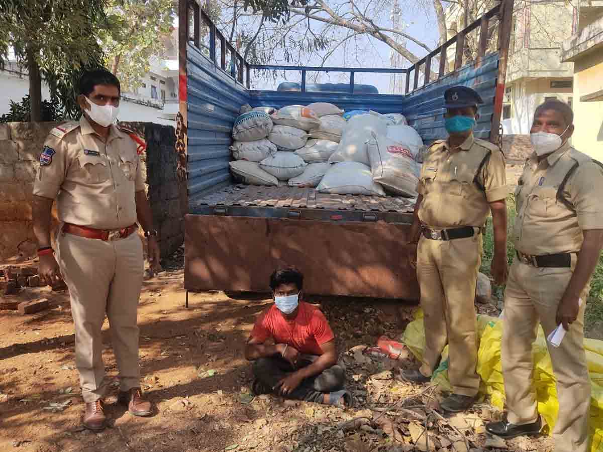 Crime news | 25 కింటాళ్ల పీడీఎస్‌ బియ్యం పట్టివేత