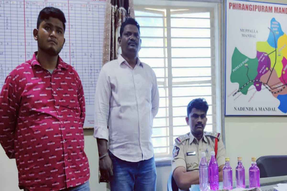 లంచం తీసుకుంటూ ఏసీబీకి చిక్కిన ఎస్సై…