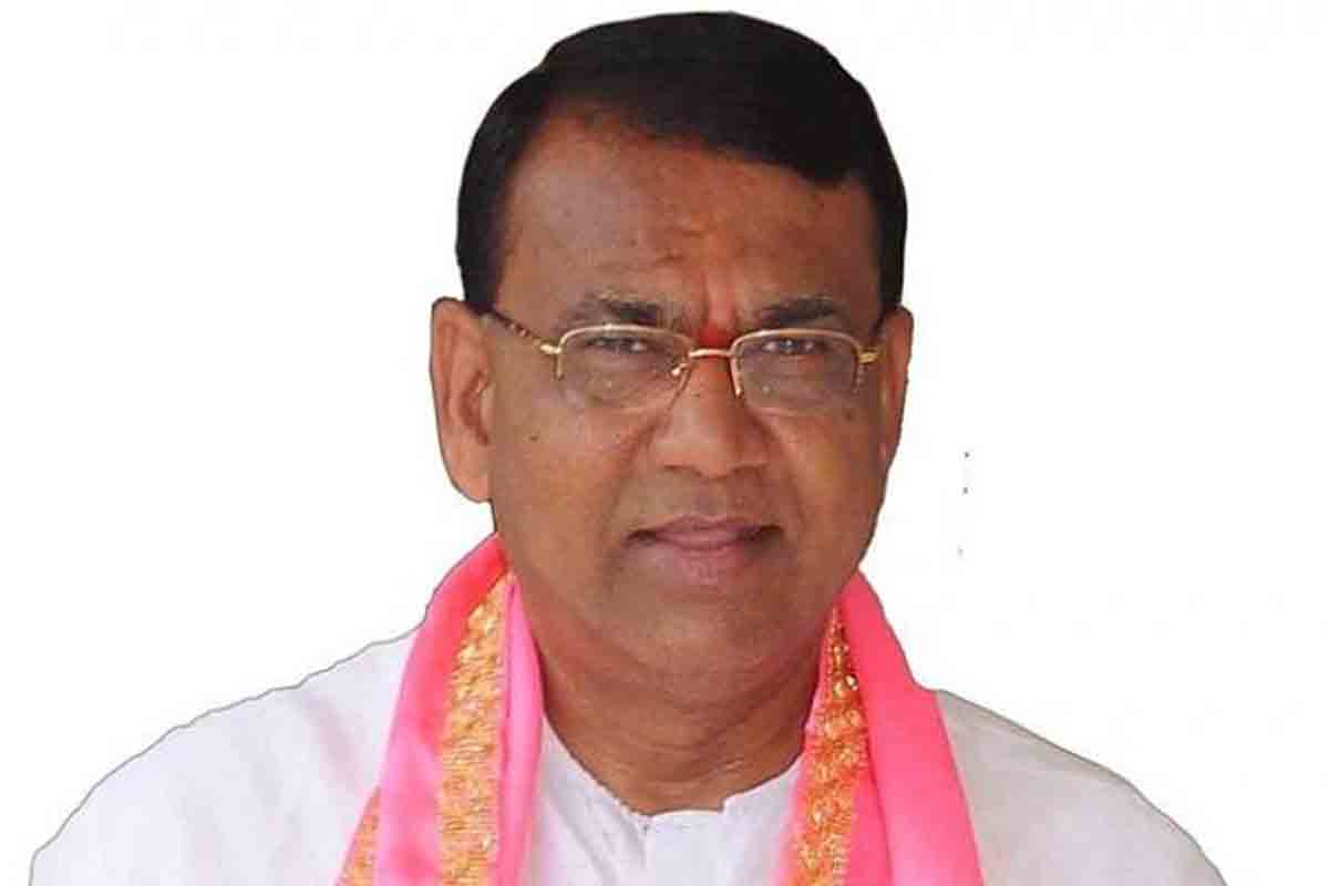 ‘డబుల్’ ఇండ్ల నిర్మాణానికి భూమి పూజ చేసిన స్పీకర్‌ పోచారం