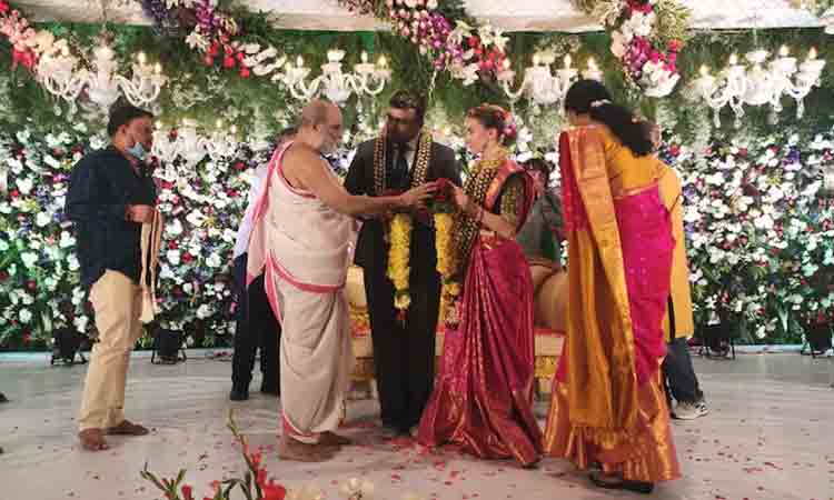 ఉక్రెయిన్‌లో పెళ్లి.. హైద‌రాబాద్‌లో రిసెప్ష‌న్.. ఫోటోలు వైర‌ల్‌