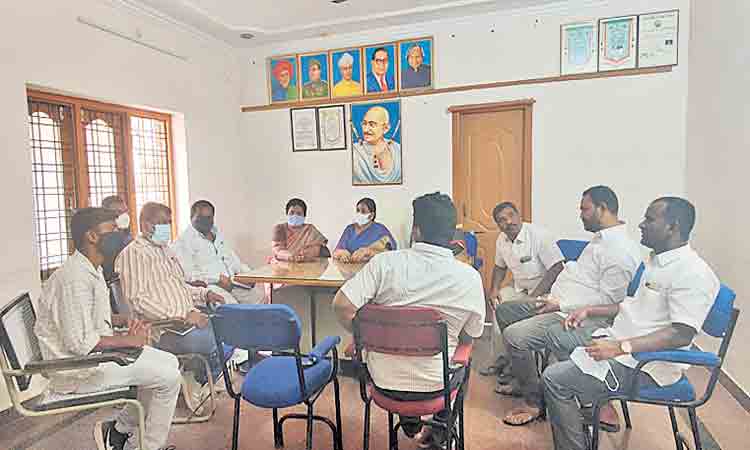 నీటి ఎద్దడి నివారణకు చర్యలు చేపట్టాలి